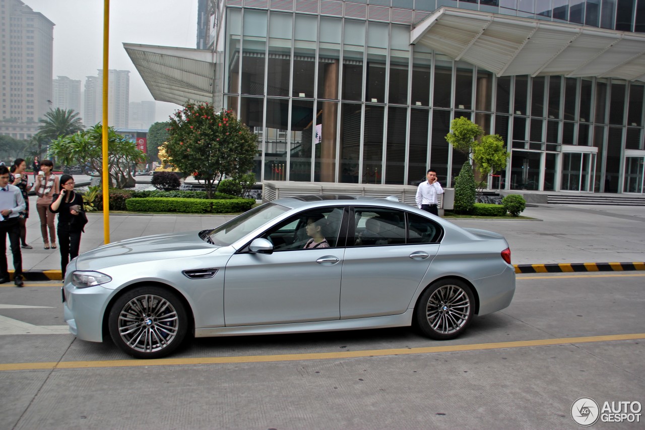 BMW M5 F10 2011