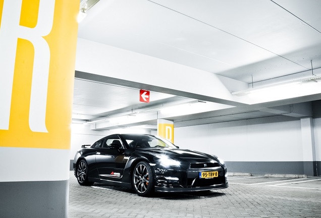 Nissan GT-R 2011