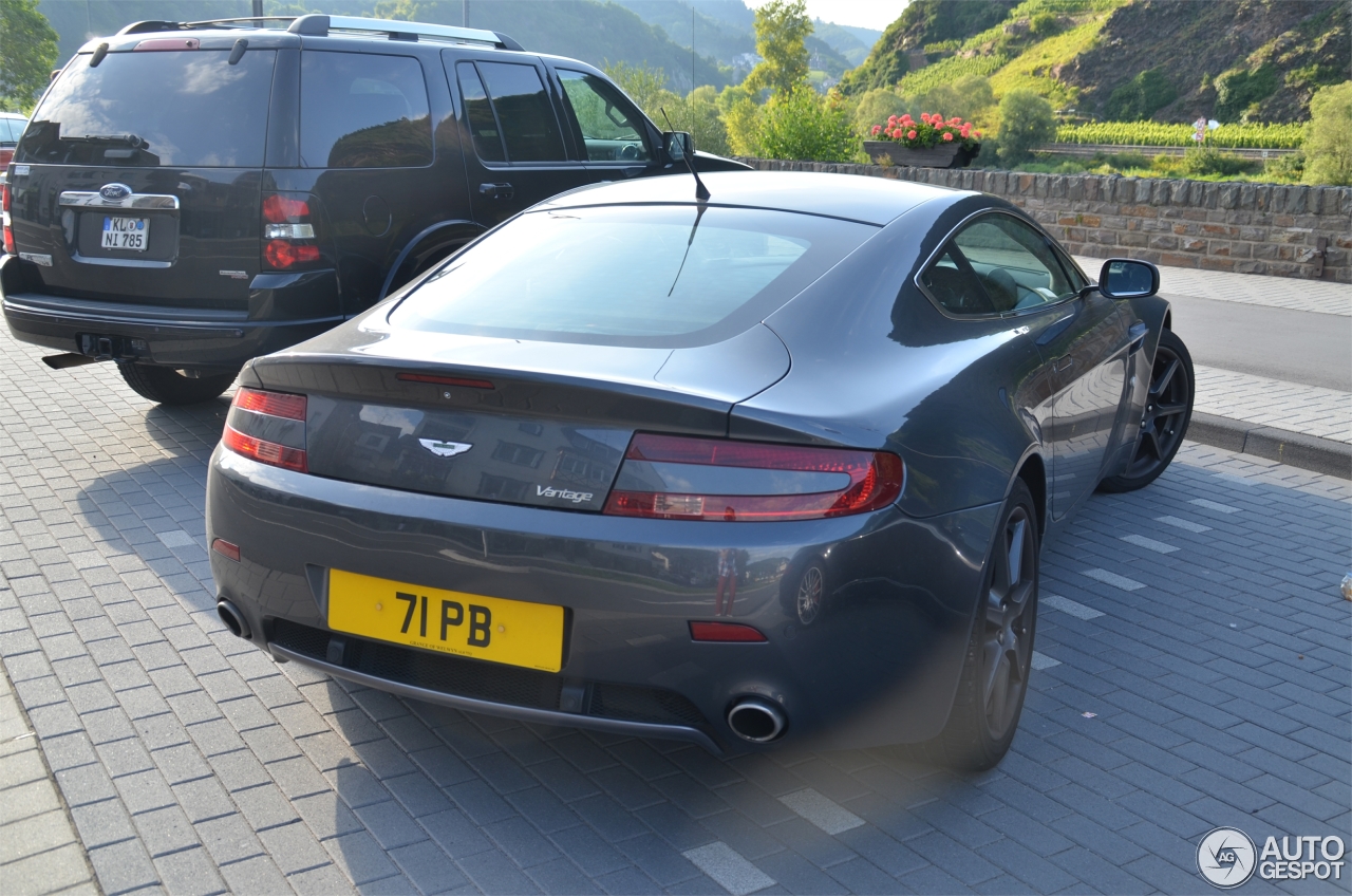 Aston Martin V8 Vantage