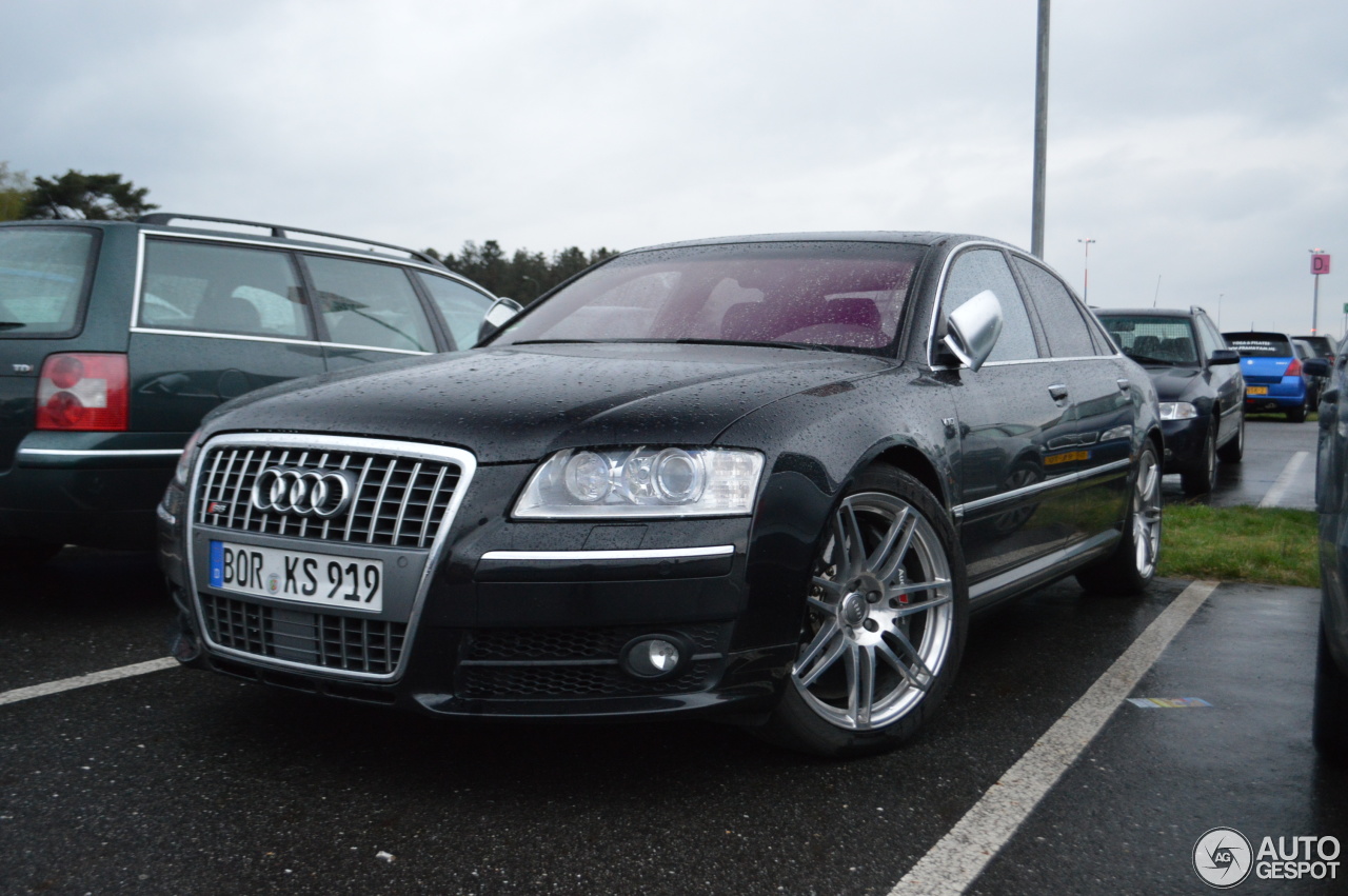 Audi S8 D3