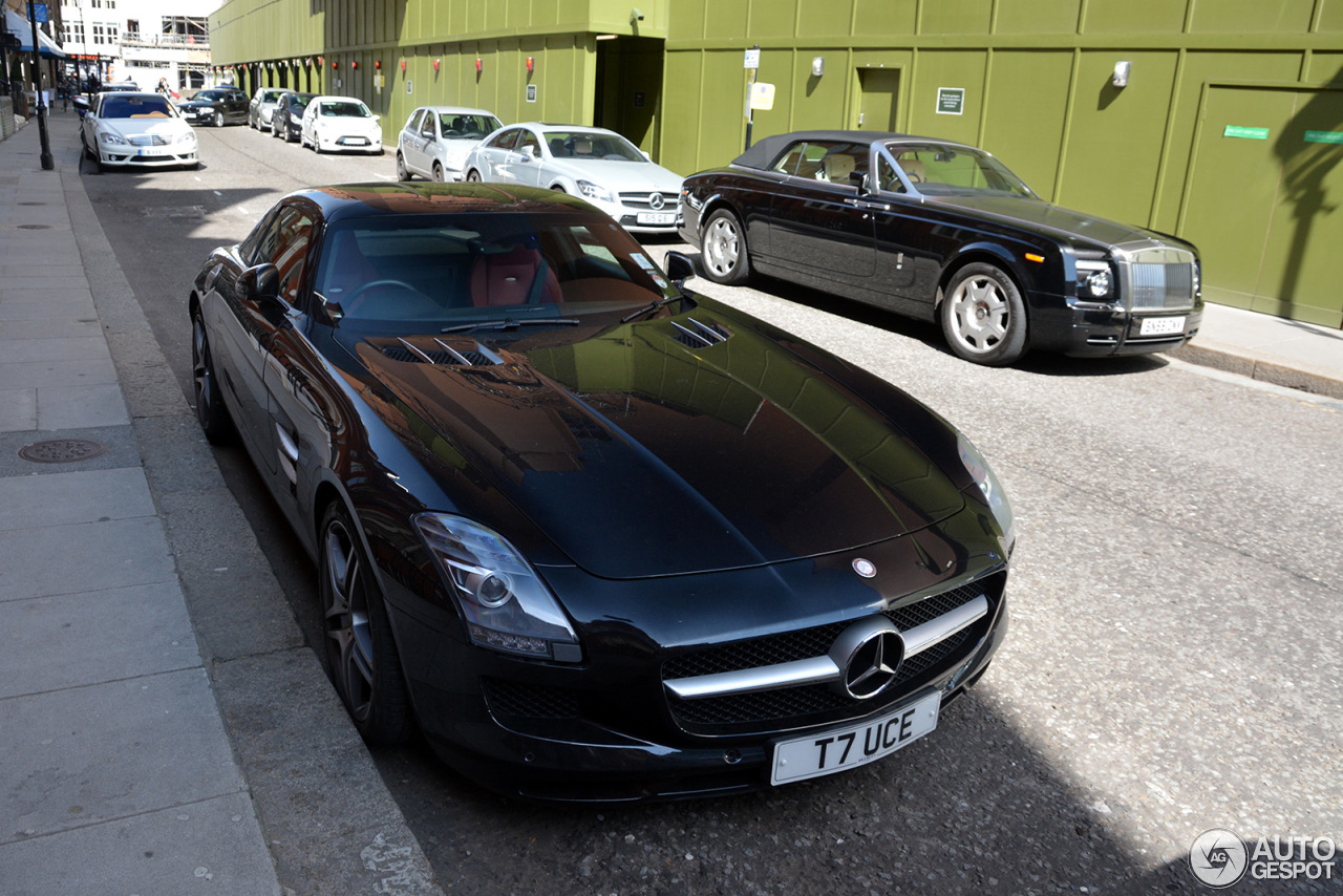 Mercedes-Benz SLS AMG