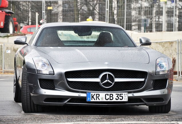 Mercedes-Benz SLS AMG