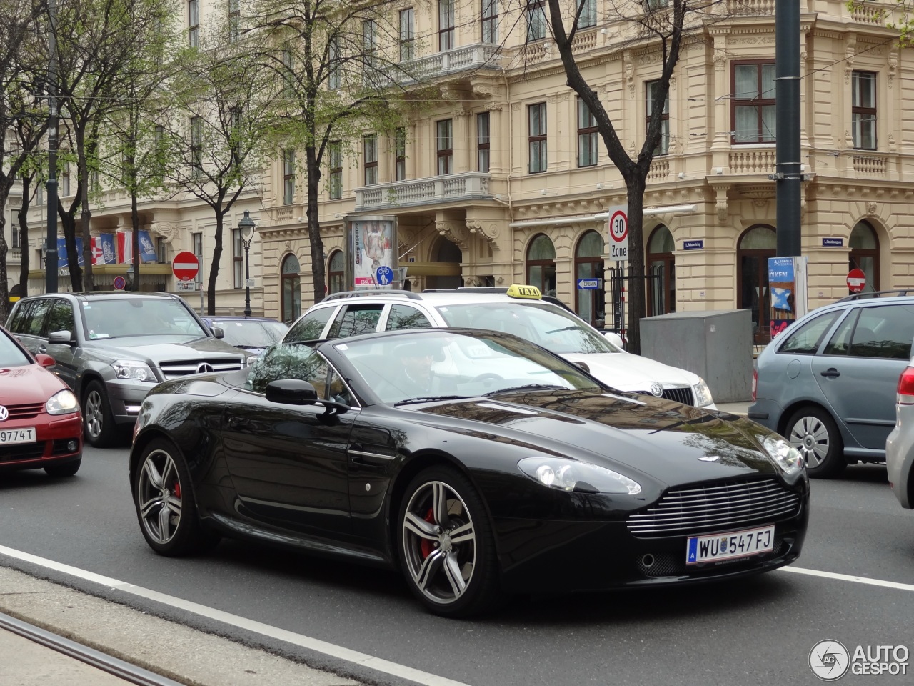 Aston Martin V8 Vantage N400 Roadster