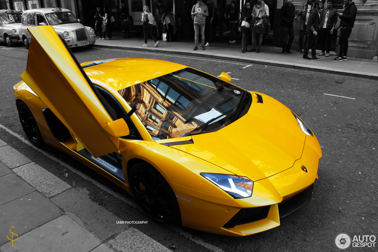 Lamborghini Aventador LP700-4