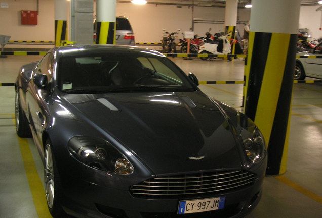 Aston Martin DB9