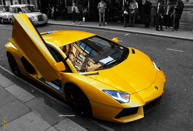 Lamborghini Aventador LP700-4