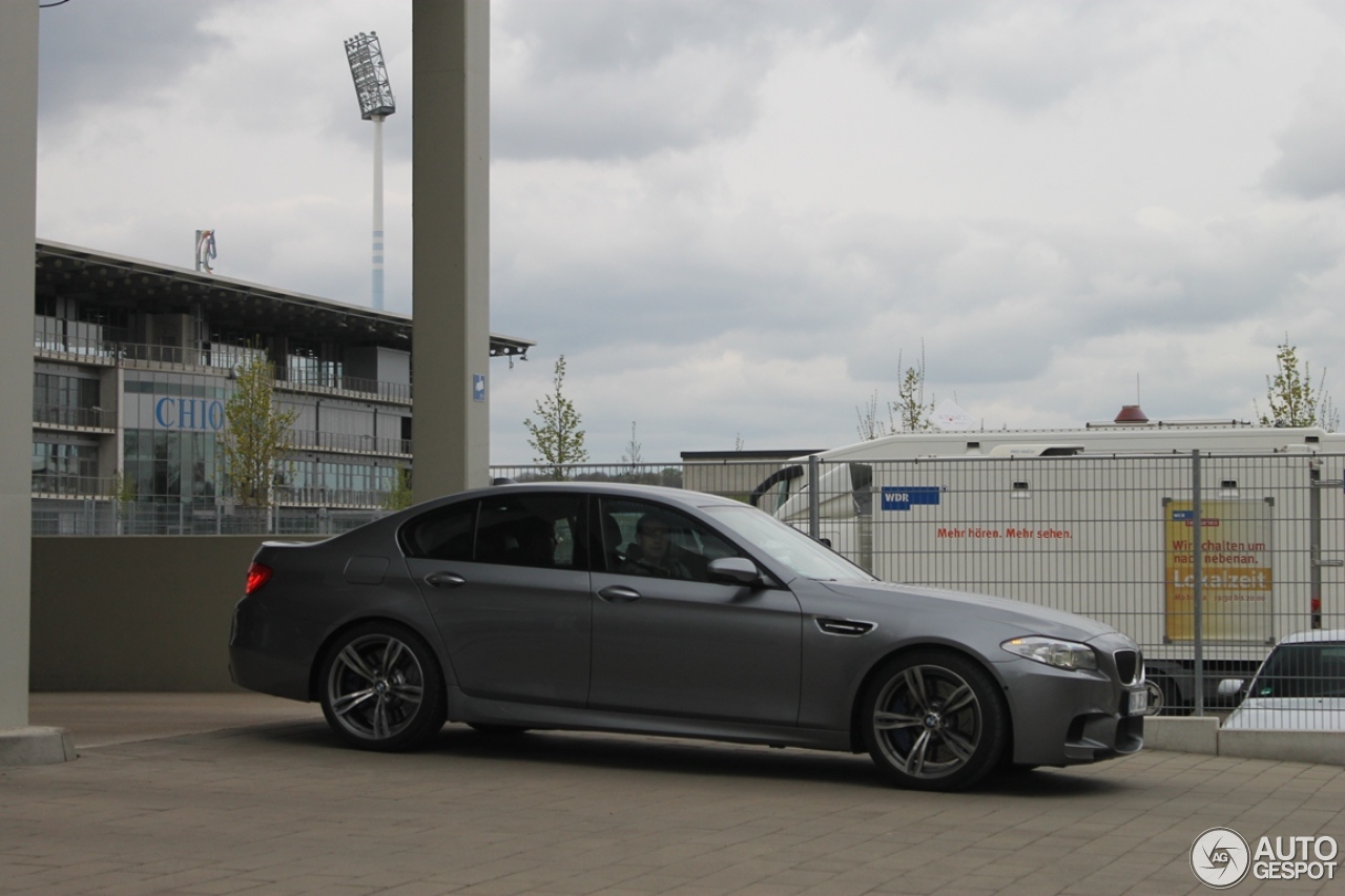 BMW M5 F10 2011