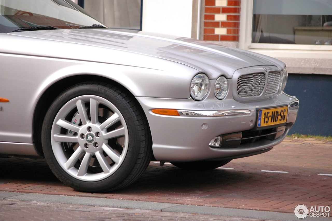 Jaguar XJR