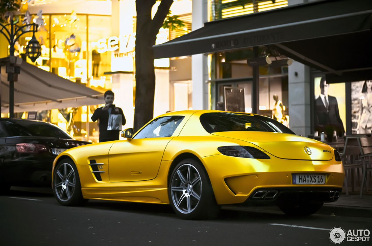 Mercedes-Benz SLS AMG