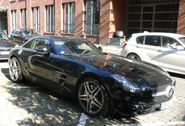 Mercedes-Benz SLS AMG