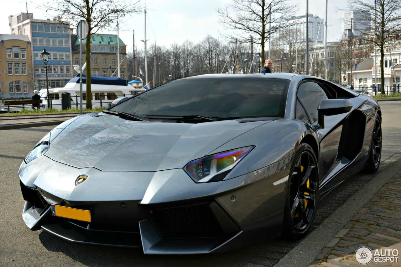 Lamborghini Aventador LP700-4