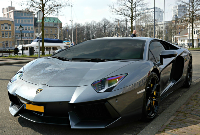 Lamborghini Aventador LP700-4