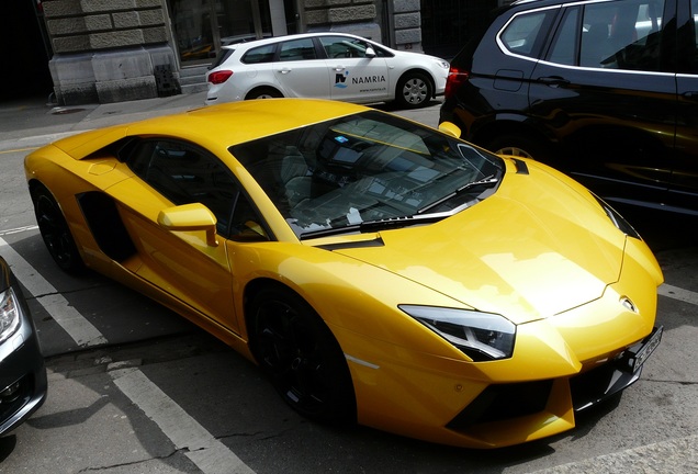 Lamborghini Aventador LP700-4