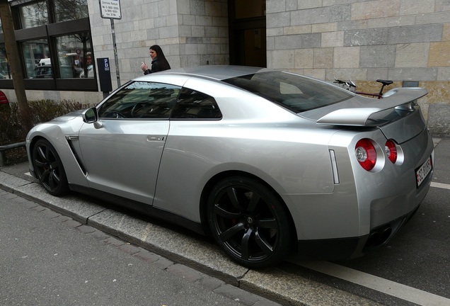 Nissan GT-R