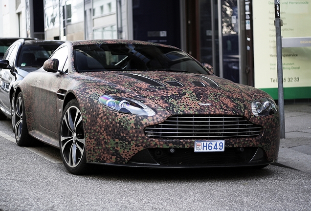 Aston Martin V12 Vantage