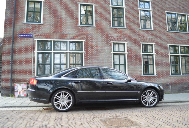 Audi S8 D3