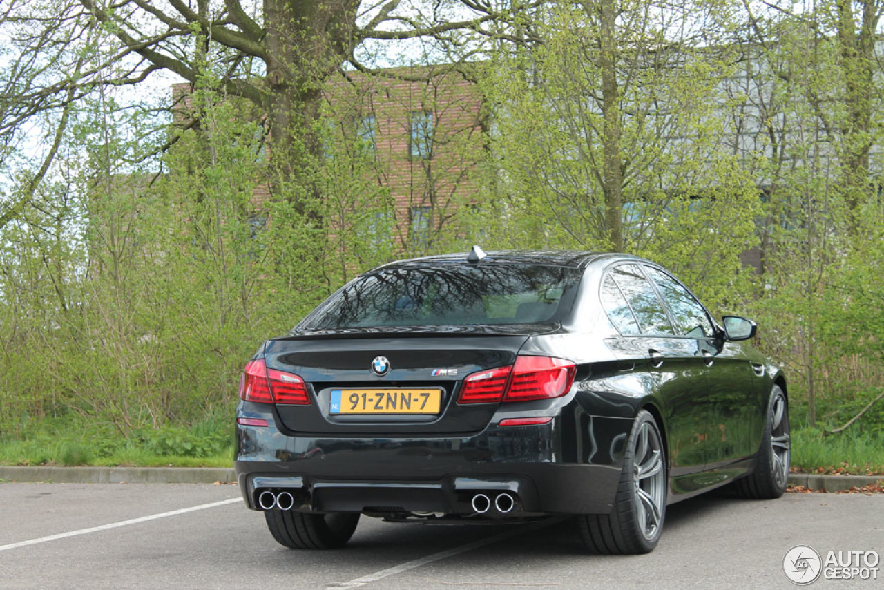 BMW M5 F10 2011