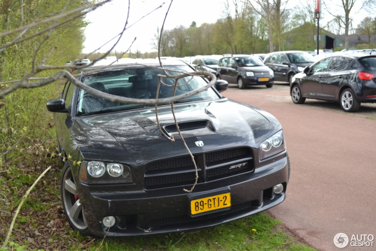 Dodge Charger SRT-8