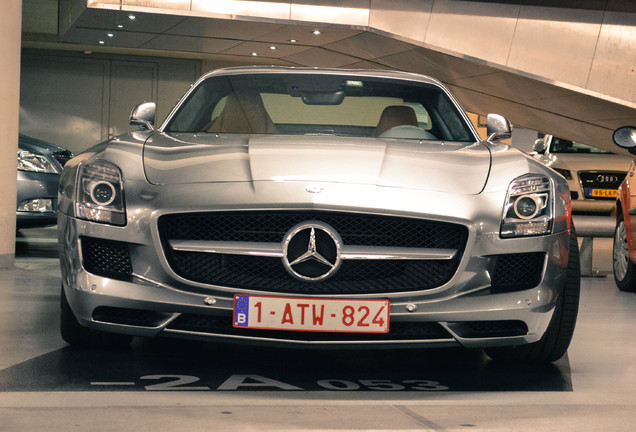 Mercedes-Benz SLS AMG