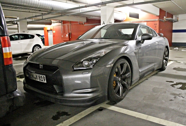 Nissan GT-R