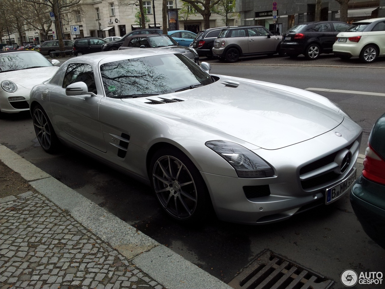 Mercedes-Benz SLS AMG