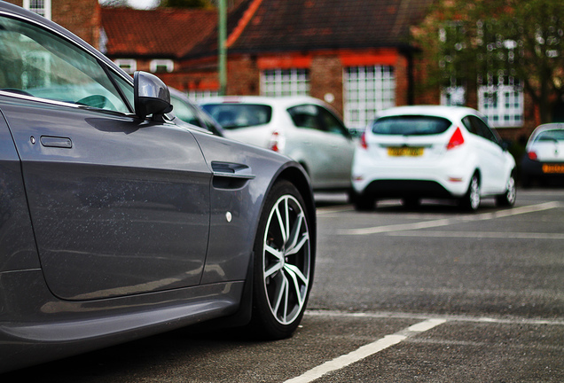 Aston Martin V8 Vantage