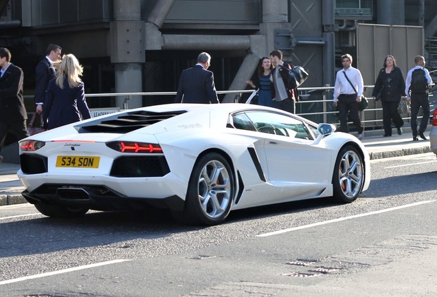 Lamborghini Aventador LP700-4