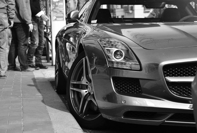 Mercedes-Benz SLS AMG