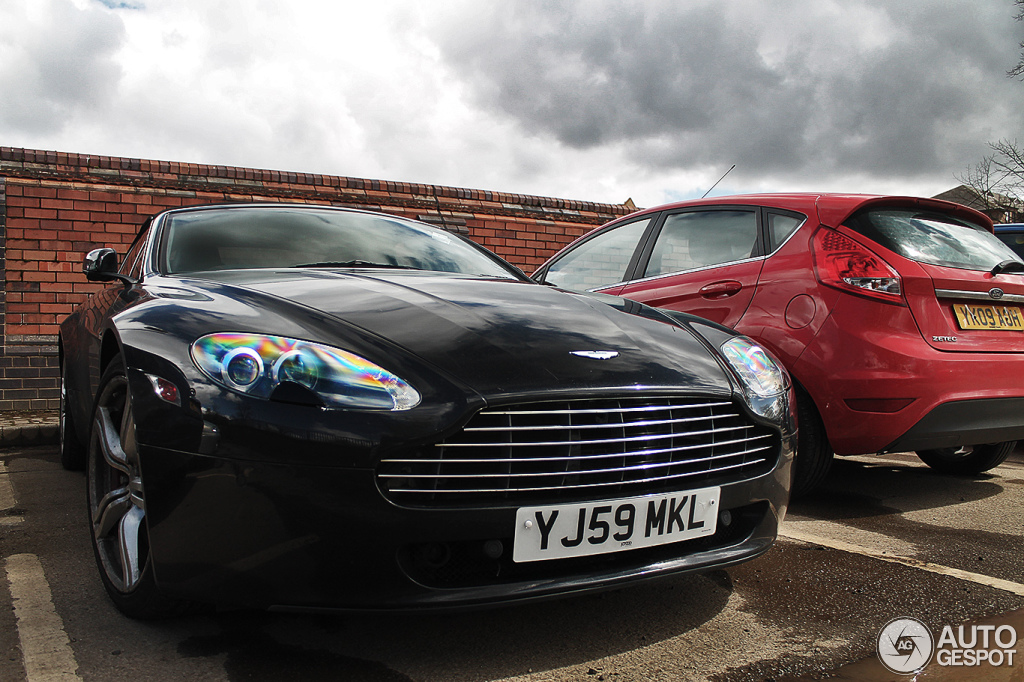 Aston Martin V8 Vantage Roadster