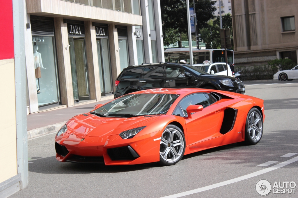 Lamborghini Aventador LP700-4