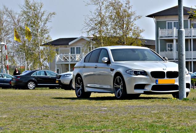 BMW M5 F10 2011