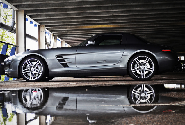 Mercedes-Benz SLS AMG