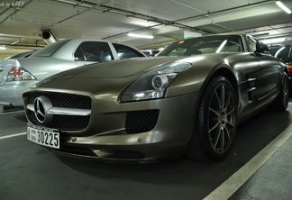 Mercedes-Benz SLS AMG