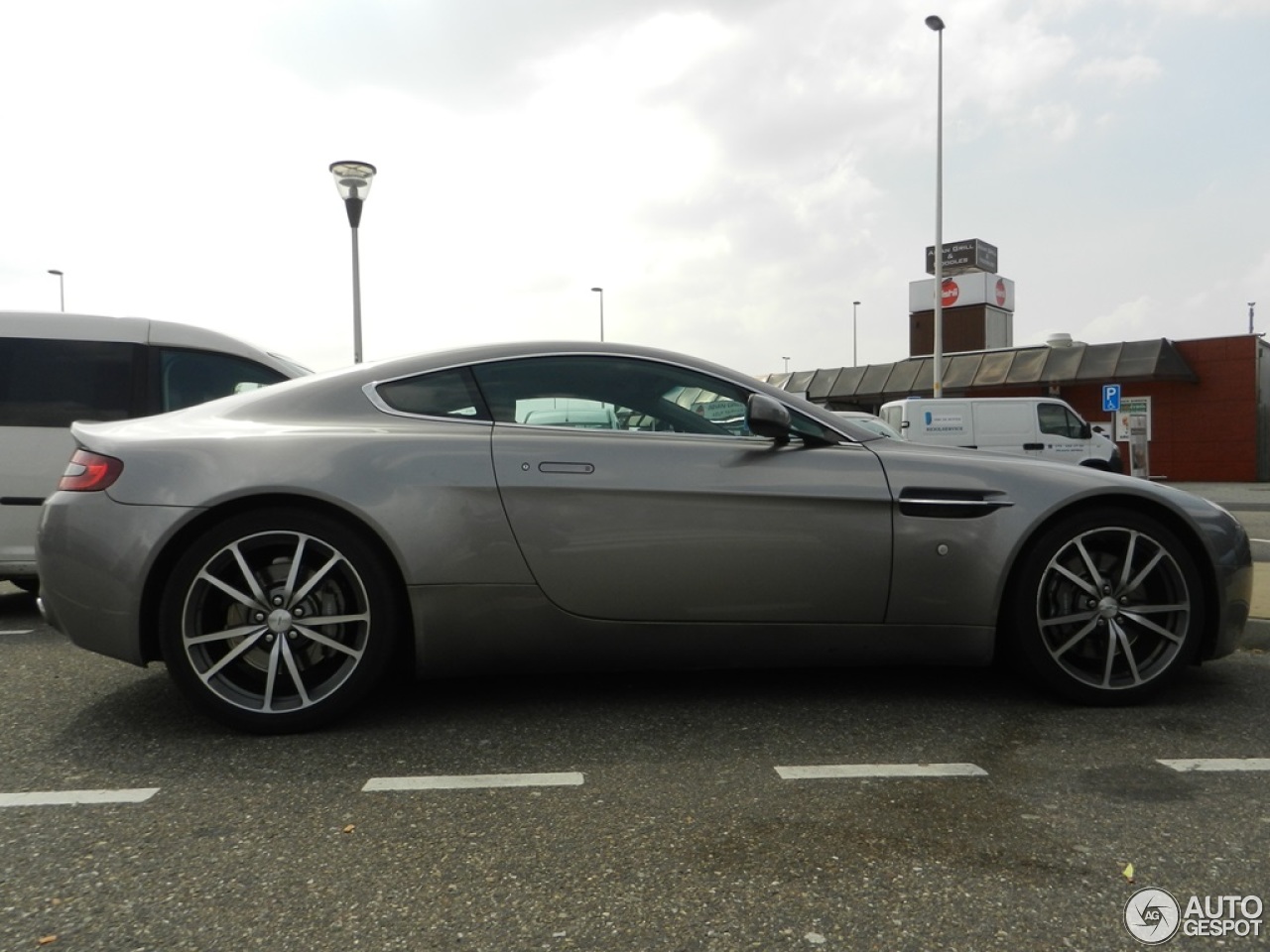 Aston Martin V8 Vantage