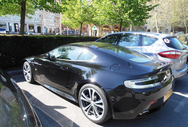 Aston Martin V12 Vantage