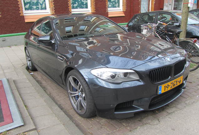 BMW M5 F10 2011