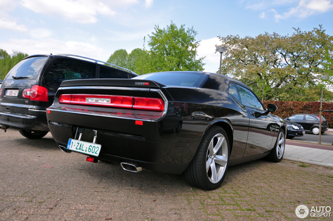 Dodge Challenger SRT-8