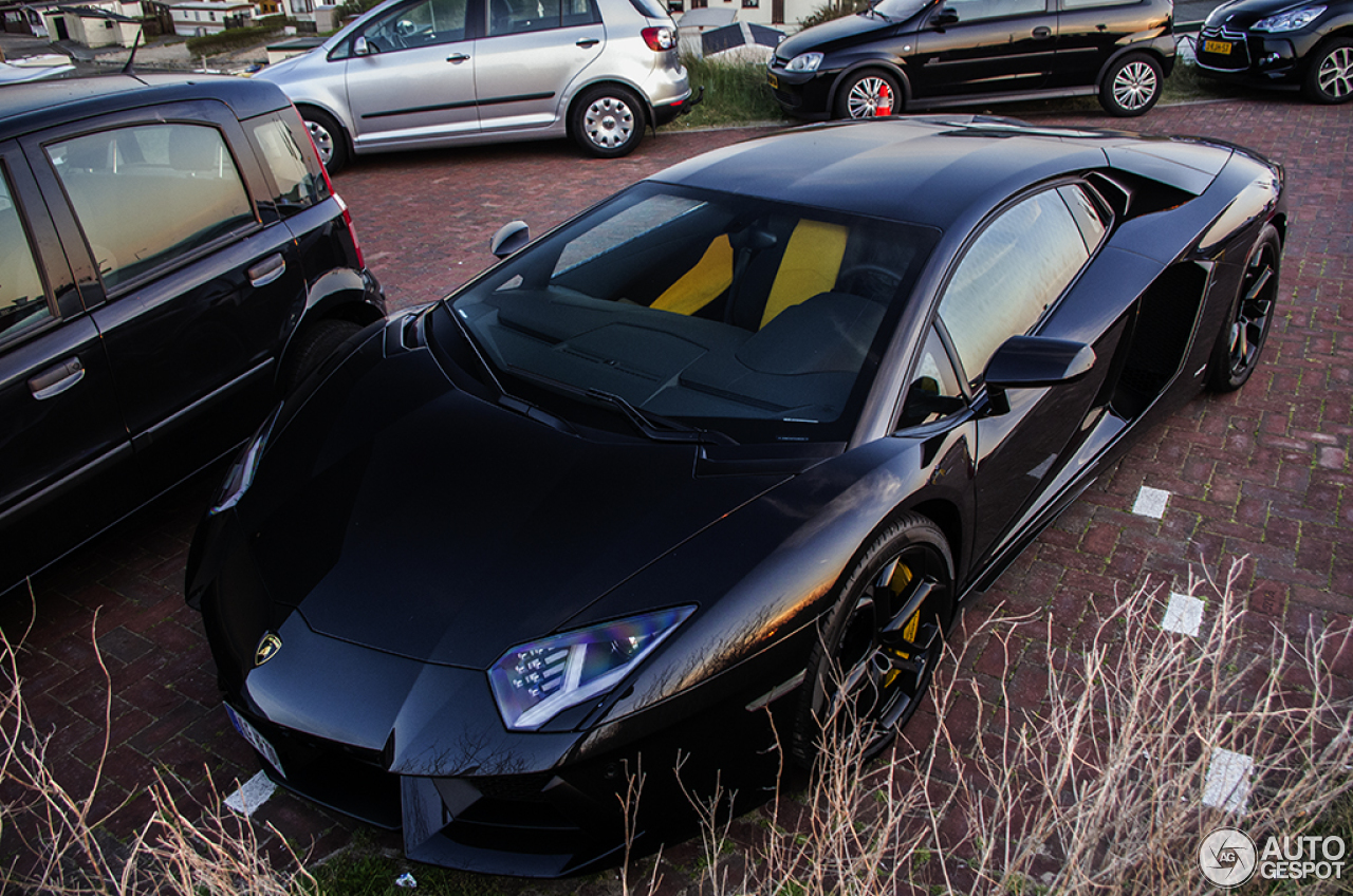 Lamborghini Aventador LP700-4