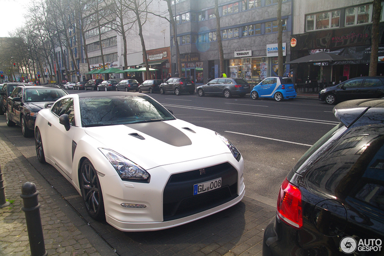 Nissan GT-R 2011