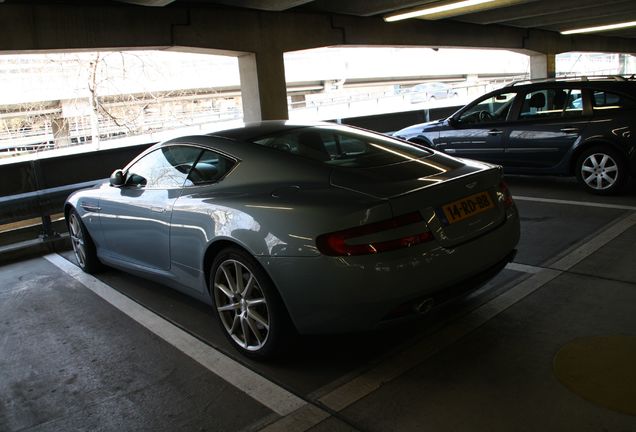 Aston Martin DB9