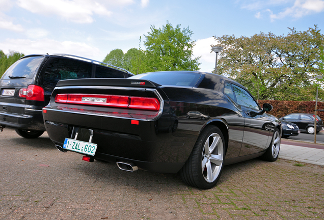 Dodge Challenger SRT-8