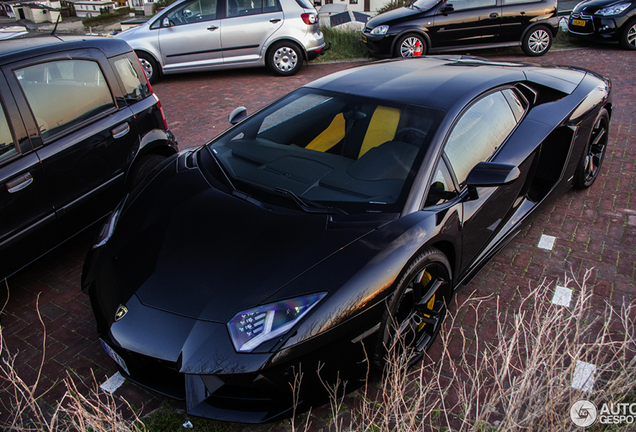 Lamborghini Aventador LP700-4