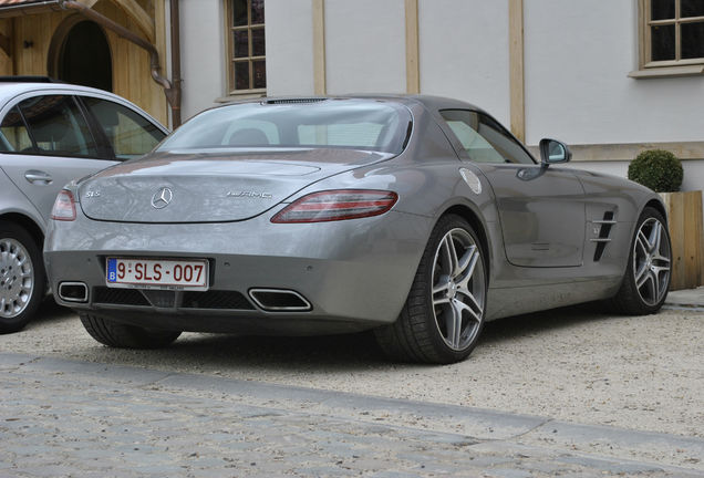 Mercedes-Benz SLS AMG