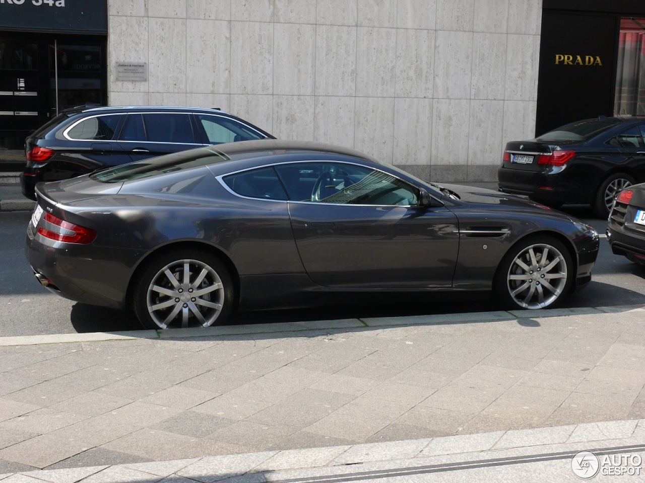 Aston Martin DB9