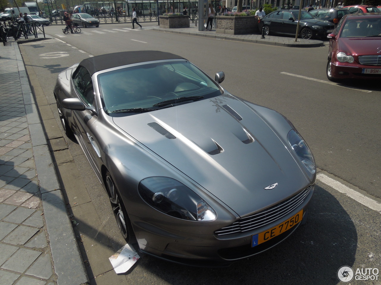 Aston Martin DBS Volante