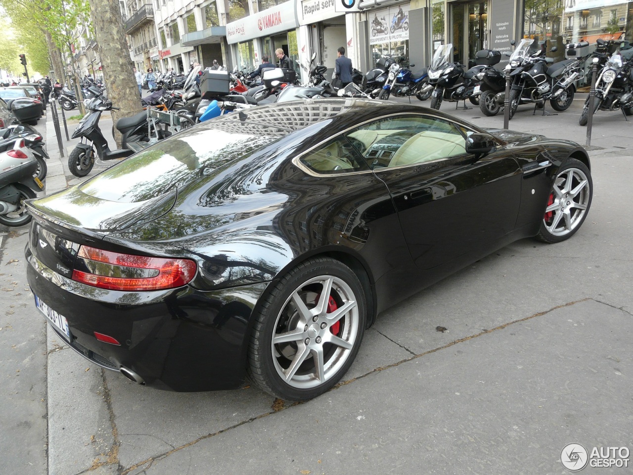 Aston Martin V8 Vantage