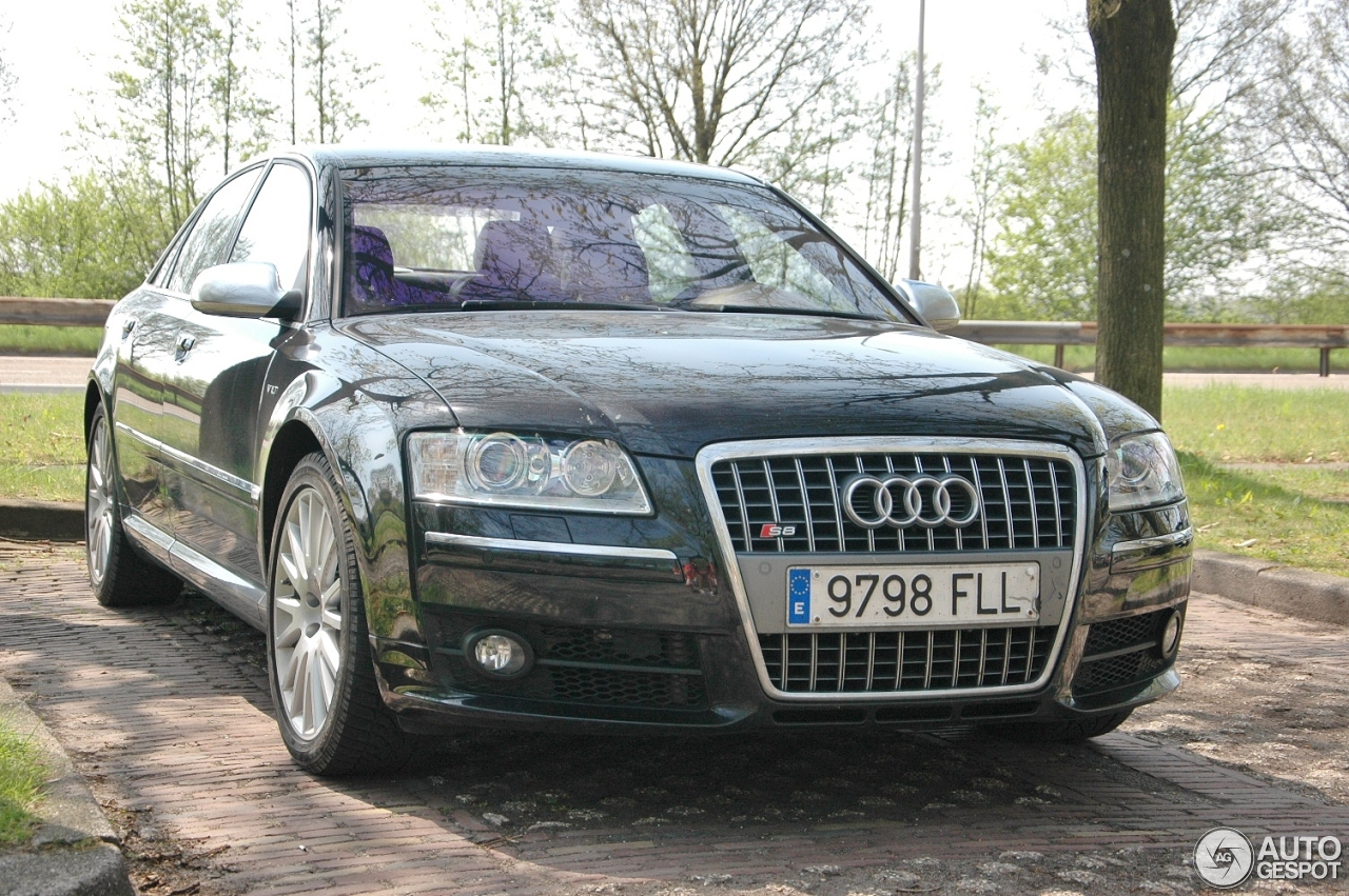 Audi S8 D3