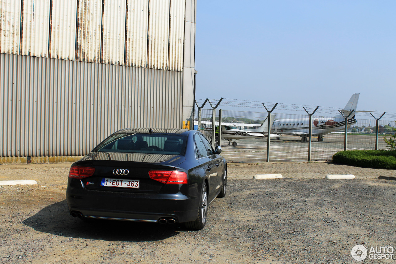 Audi S8 D4