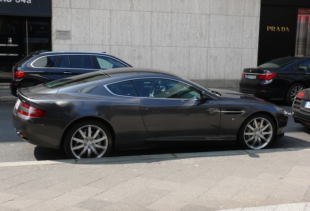 Aston Martin DB9