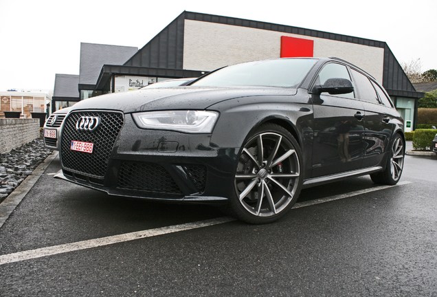 Audi RS4 Avant B8